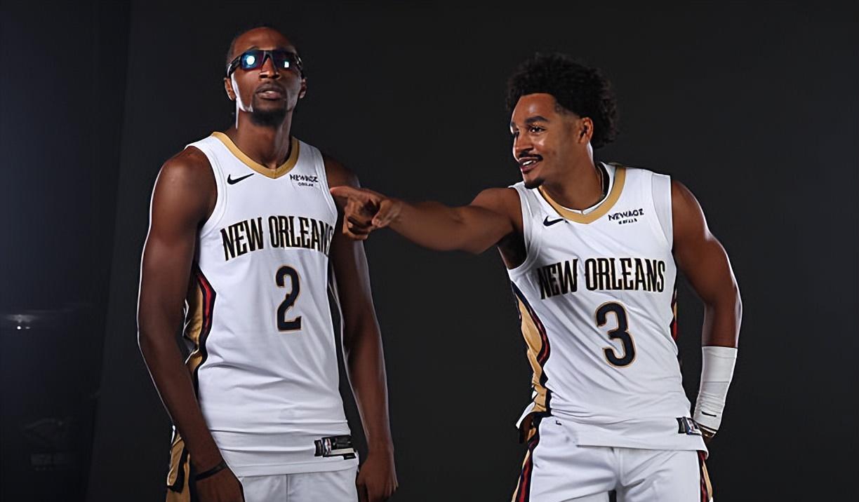 他继续说道, 听他们讨论, 易得到他的 他继续说道, 听他们讨论, 易得到他的