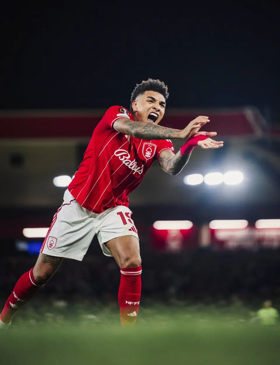 tenan, 吉布斯, 欧联杯战火 tenan, 吉布斯, 欧联杯战火